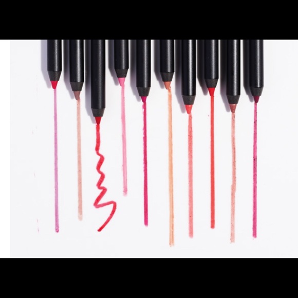 ❣️2/30❣️ YOUNIQUE | Pencil Lip Liner - Picture 4 of 4